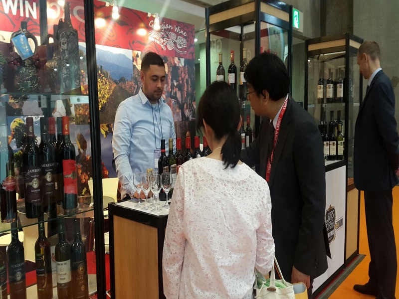 Georgian wine is introduced in Japan