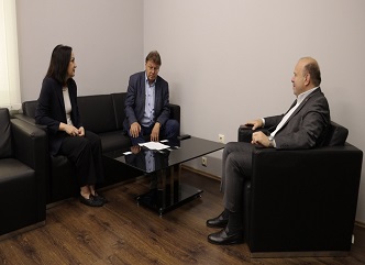 A meeting was held at the National Wine Agency with the official representative of Messe Düsseldorf.