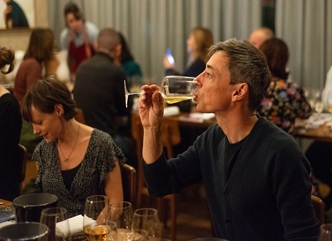 ბრიტანელი ღვინის მაგისტრი სარა ებოტი: “ქართულ ღვინოებს აქვთ არომატისა და ტექსტურის არაჩვეულებრივი დიაპაზონი“